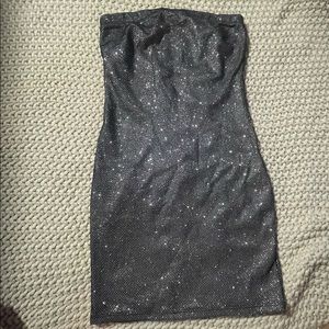 Short dress with tag